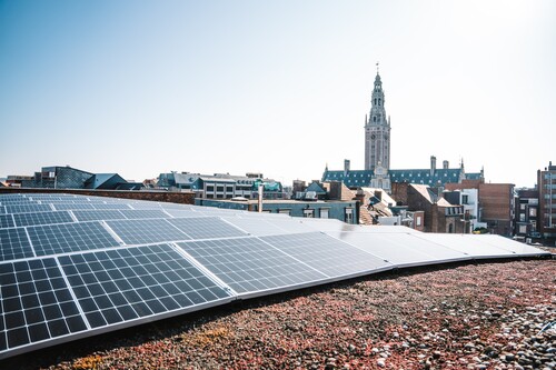 Zonnepanelen op dak van M Leuven