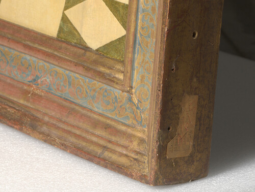 Label on frame (lower left side)