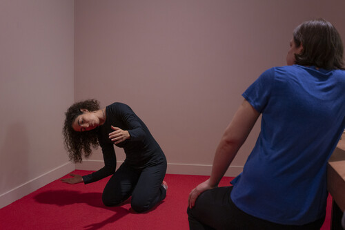 Performance van kunstenaar Grace Schwindt in het kader van Playground festival in museum M Leuven