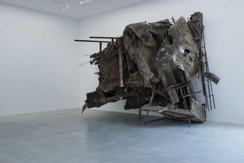 Installatiezicht Peter Buggenhout, The Blind Leading The Blind #67, 2014 © M-Museum Leuven | foto: Dirk Pauwels