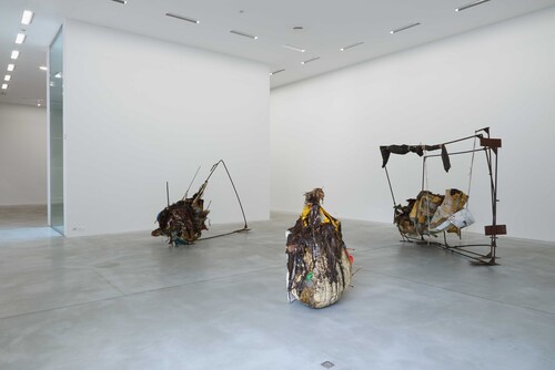 Installatiezicht Peter Buggenhout, Gorgo #27 & Gorgo #25 & Gorgo #26, 2012 © M-Museum Leuven | foto: Dirk Pauwels