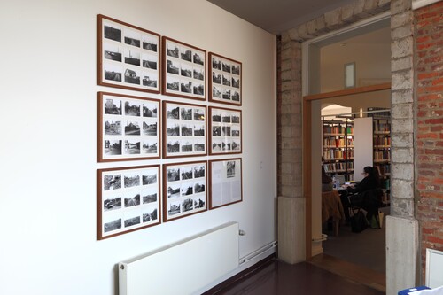 Installatiezicht 'Entre nous quelque chose se passe…' in College De Valk. Foto: Dirk Pauwels