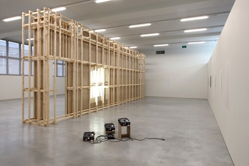 Installatiezicht Hans Demeulenaere en Marc Nagtzaam © M-Museum Leuven | foto: Dirk Pauwels
