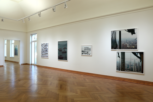 Installatiezicht Roe Ethridge © M-Museum Leuven | foto: Dirk Pauwels