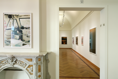 Installatiezicht Roe Ethridge © M-Museum Leuven | foto: Dirk Pauwels