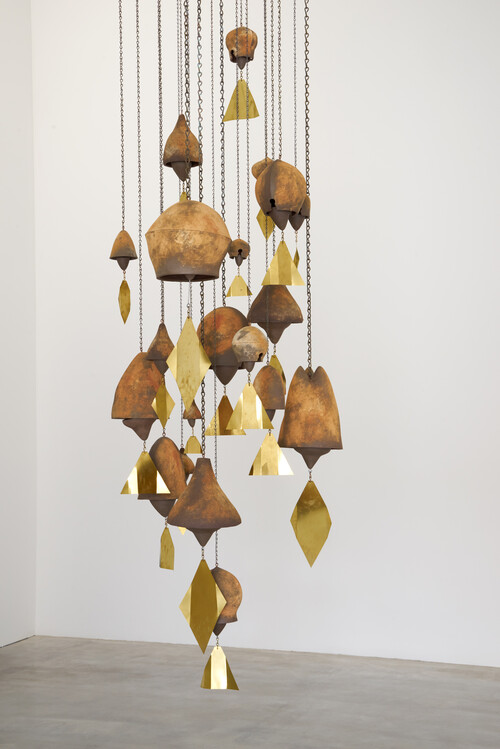 Installatiezicht Aurélien Froment, Dubbelverhalen, 2017 © M-Museum Leuven |  foto: Dirk Pauwels
