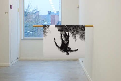 Installatiezicht Jimmy Robert, A clean line that starts from the shoulder © M-Museum Leuven | foto: Dirk Pauwels