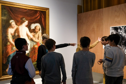 Leerlingen secundair onderwijs in tentoonstelling 'Neem je Tijd' in M Leuven