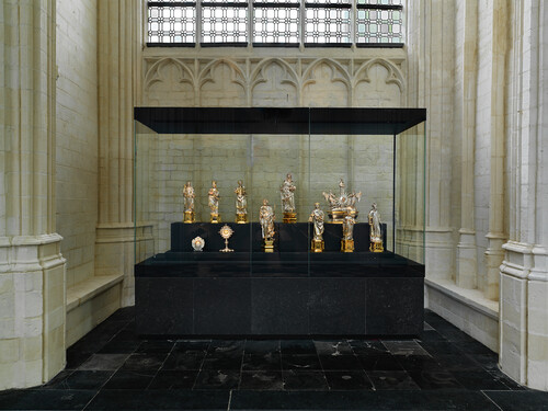 Zilveren reliekhouders en -beelden, M Leuven – Sint-Pieterskerk