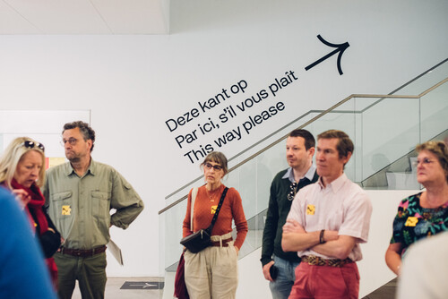 Bezoekers in tentoonstelling van M Leuven