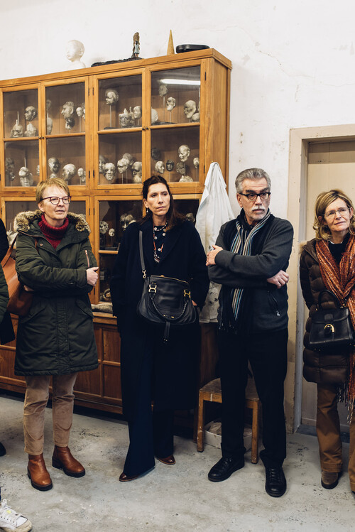 M-cenassen op bezoek bij een kunstenaar in haar atelier