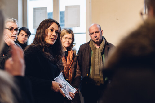 M-cenassen op bezoek bij een kunstenaar in haar atelier