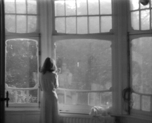 ‘Sonnet’ still, Lili Dujourie, 1974, Cera-collectie bij M Leuven © de kunstenaar & Argos Centre for Audiovisual Arts