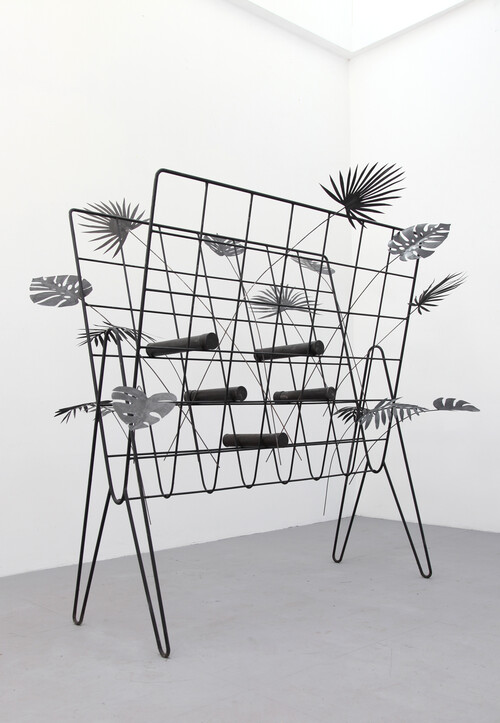 ‘Tropical Archive’, Paul Casaer, ijzer en lak, 2020, Collectie Vlaamse Gemeenschap bij M Leuven