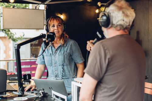 Radiozender Willy in de ZoMerbar van M Leuven