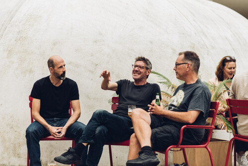 Bezoekers tijdens een afterwork in de ZoMerbar van M Leuven