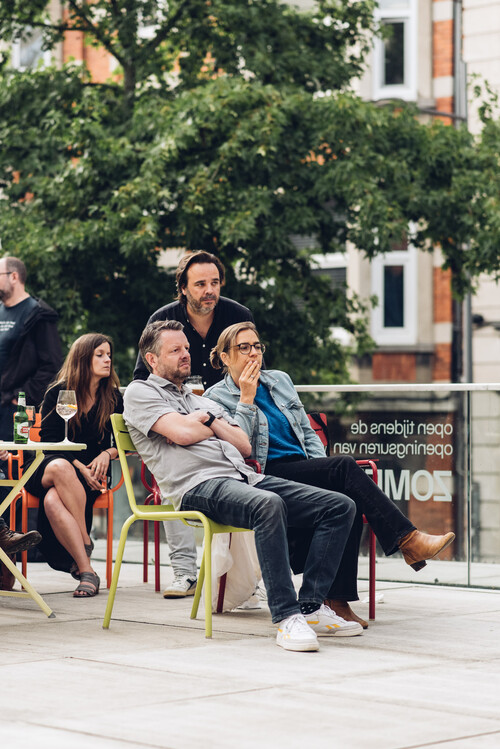 Bezoekers tijdens een afterwork in de ZoMerbar van M Leuven