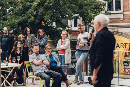 Bezoekers tijdens een afterwork in de ZoMerbar van M Leuven