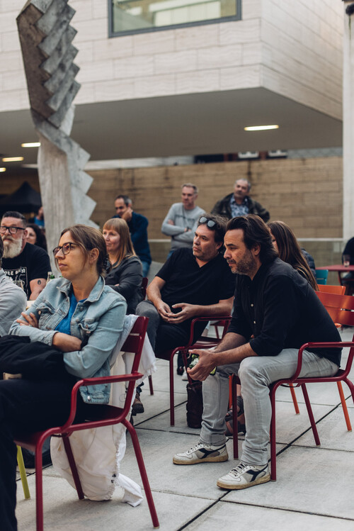 Bezoekers tijdens een afterwork in de ZoMerbar van M Leuven