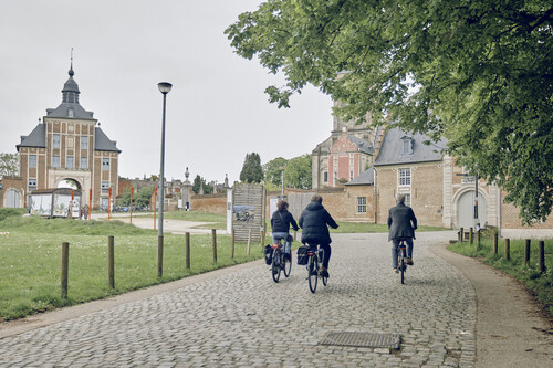 Fietsers ontdekken de Dieric Bouts fietsroute door Leuven