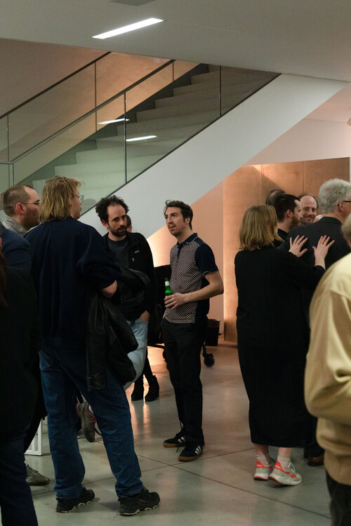 Bezoekers tijdens vernissage van M Leuven