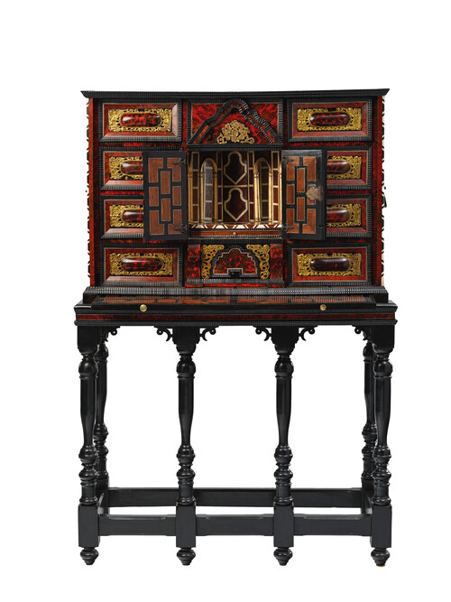 Kabinet op voet, Onbekende maker, 17e-19e eeuw, Collectie M Leuven