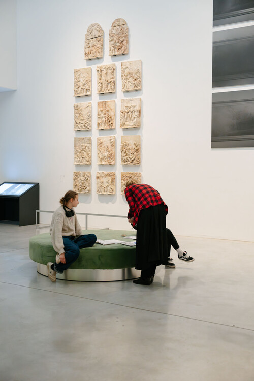 Studenten in de collectie van M in museum M Leuven