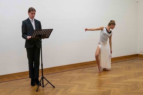 'All She Wants To Do Is Dance’, Judith Van Oeckel, 2022, Playground Festival, M Leuven, 2023, foto: Robin Zenner